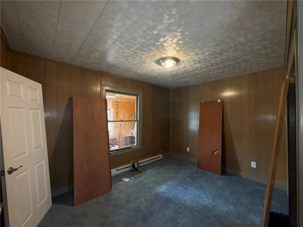 Bedroom lower unit #14-2