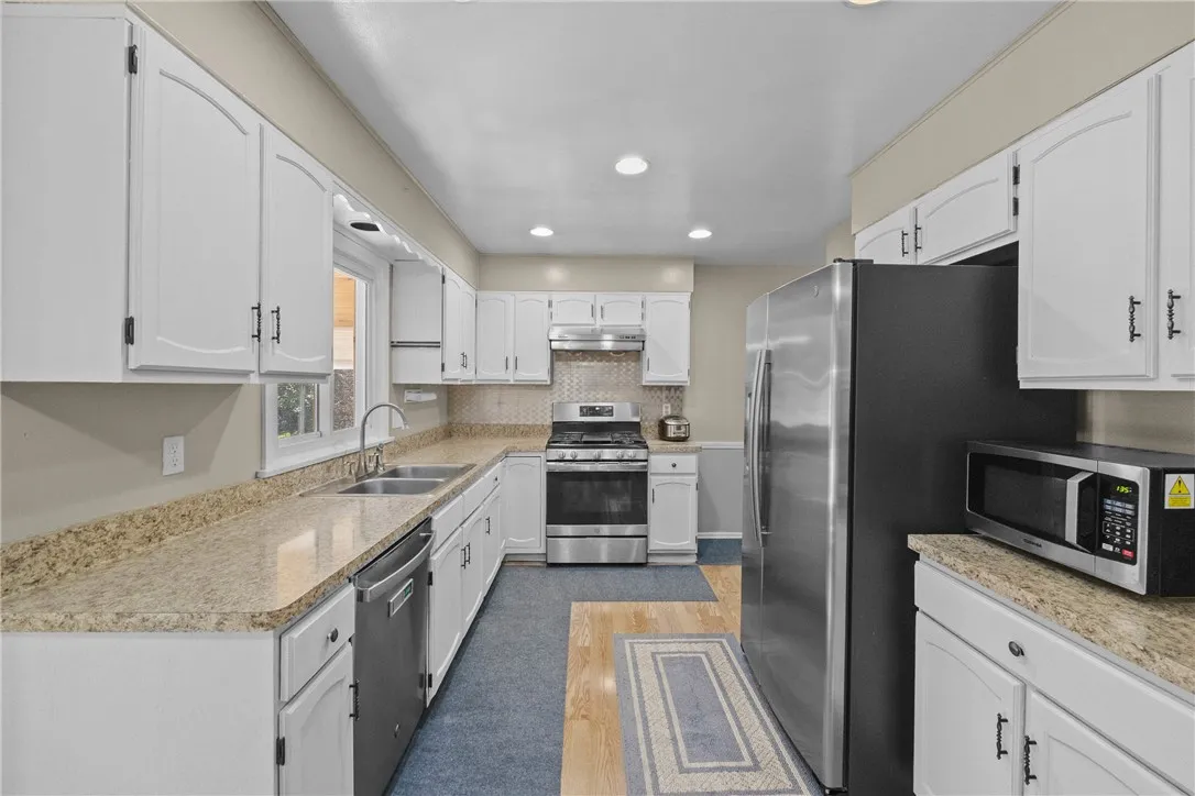 21 Hidden Creek Circle, Perinton, New York 14534, Perinton, New York 14534, 4 Bedroom Bedrooms, 7 Room Rooms,2 BathroomBathrooms,Residential,For Sale,21 Hidden Creek Circle, Perinton, New York 14534,0,R1725055
