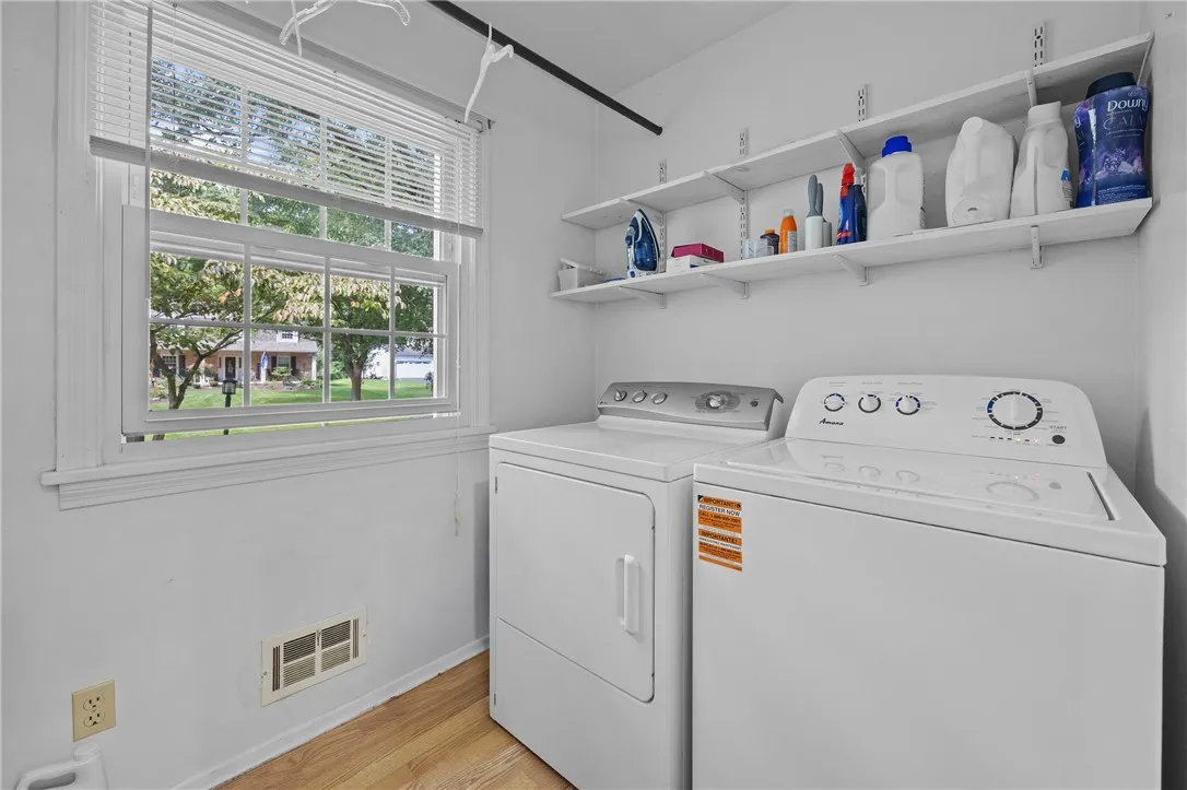 21 Hidden Creek Circle, Perinton, New York 14534, Perinton, New York 14534, 4 Bedroom Bedrooms, 7 Room Rooms,2 BathroomBathrooms,Residential,For Sale,21 Hidden Creek Circle, Perinton, New York 14534,0,R1725055
