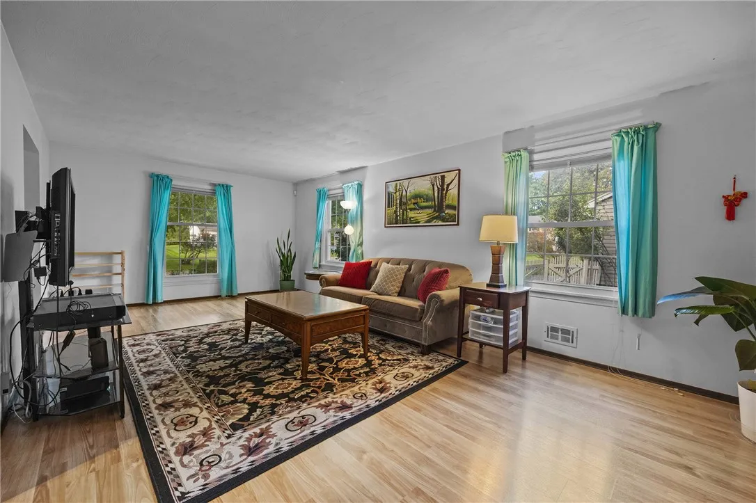 21 Hidden Creek Circle, Perinton, New York 14534, Perinton, New York 14534, 4 Bedroom Bedrooms, 7 Room Rooms,2 BathroomBathrooms,Residential,For Sale,21 Hidden Creek Circle, Perinton, New York 14534,0,R1725055