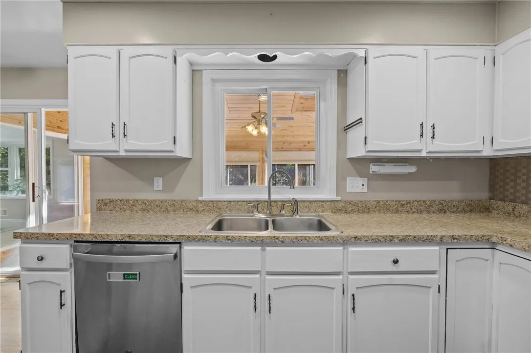 21 Hidden Creek Circle, Perinton, New York 14534, Perinton, New York 14534, 4 Bedroom Bedrooms, 7 Room Rooms,2 BathroomBathrooms,Residential,For Sale,21 Hidden Creek Circle, Perinton, New York 14534,0,R1725055