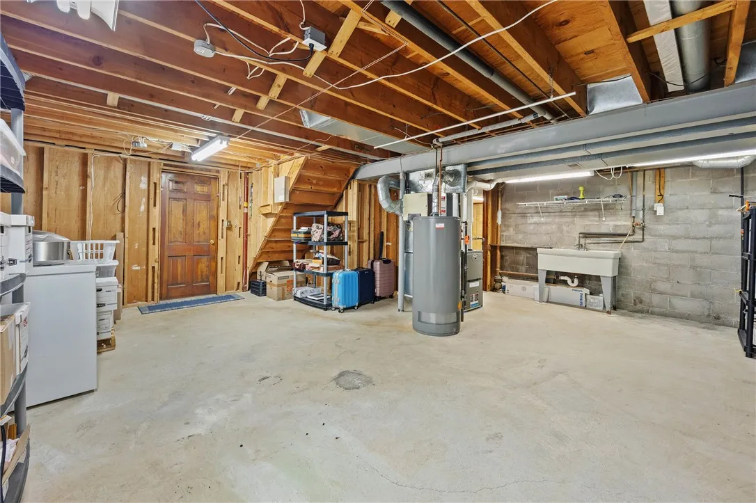 21 Hidden Creek Circle, Perinton, New York 14534, Perinton, New York 14534, 4 Bedroom Bedrooms, 7 Room Rooms,2 BathroomBathrooms,Residential,For Sale,21 Hidden Creek Circle, Perinton, New York 14534,0,R1725055