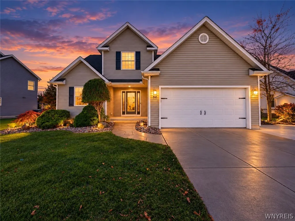 86 The Commons, Grand Island, New York 14072, Grand Island, New York 14072, 3 Bedroom Bedrooms, 7 Room Rooms,2 BathroomBathrooms,Residential,For Sale,86 The Commons, Grand Island, New York 14072,0,B1723491