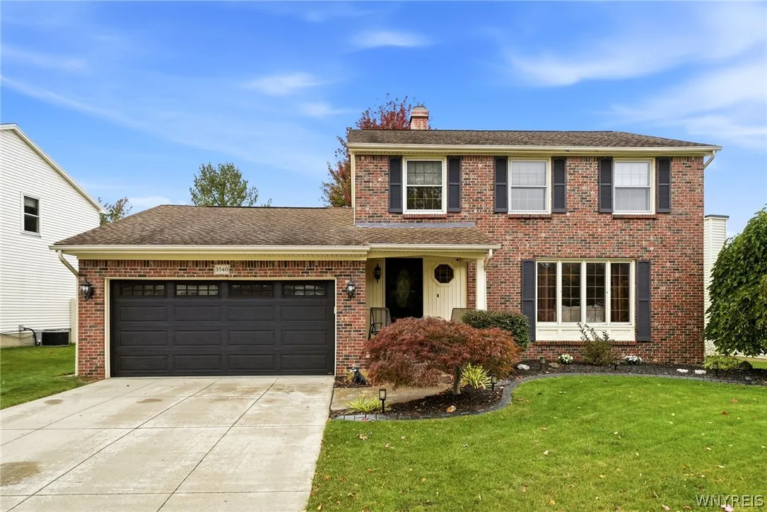 3540 Heatherwood Drive, Hamburg, New York 14075, Hamburg, New York 14075, 3 Bedroom Bedrooms, 8 Room Rooms,2 BathroomBathrooms,Residential,For Sale,3540 Heatherwood Drive, Hamburg, New York 14075,0,B1724960