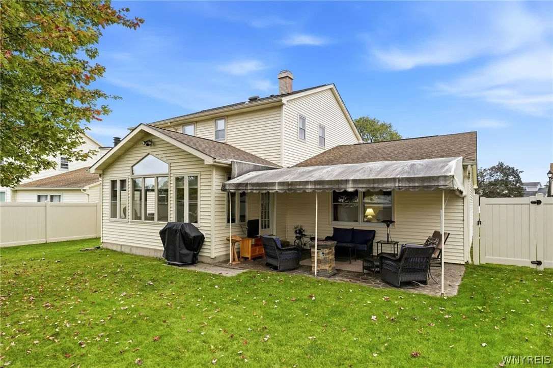 3540 Heatherwood Drive, Hamburg, New York 14075, Hamburg, New York 14075, 3 Bedroom Bedrooms, 8 Room Rooms,2 BathroomBathrooms,Residential,For Sale,3540 Heatherwood Drive, Hamburg, New York 14075,0,B1724960