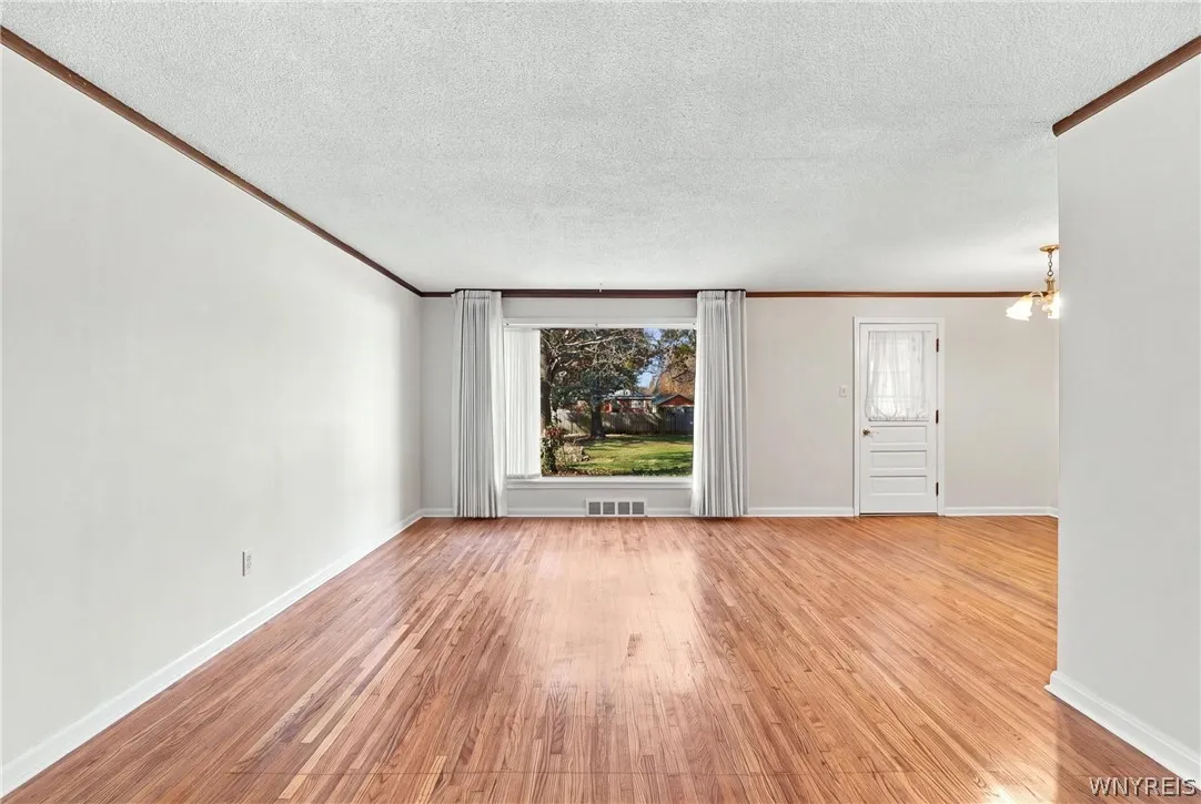 4248 Shimerville Road, Clarence, New York 14031, Clarence, New York 14031, 3 Bedroom Bedrooms, 6 Room Rooms,1 BathroomBathrooms,Residential,For Sale,4248 Shimerville Road, Clarence, New York 14031,0,B1725071