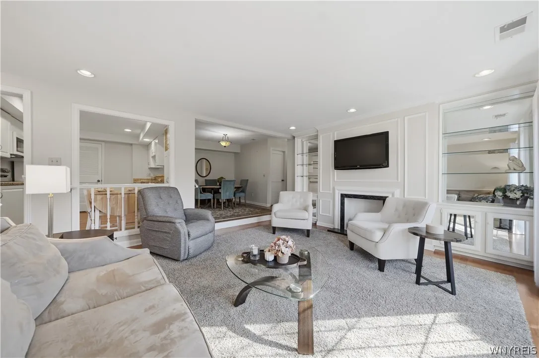 1 Hickory Hill Road D, Amherst, New York 14221, Amherst, New York 14221, 2 Bedroom Bedrooms, 5 Room Rooms,2 BathroomBathrooms,Residential,For Sale,1 Hickory Hill Road D, Amherst, New York 14221,0,B1724809