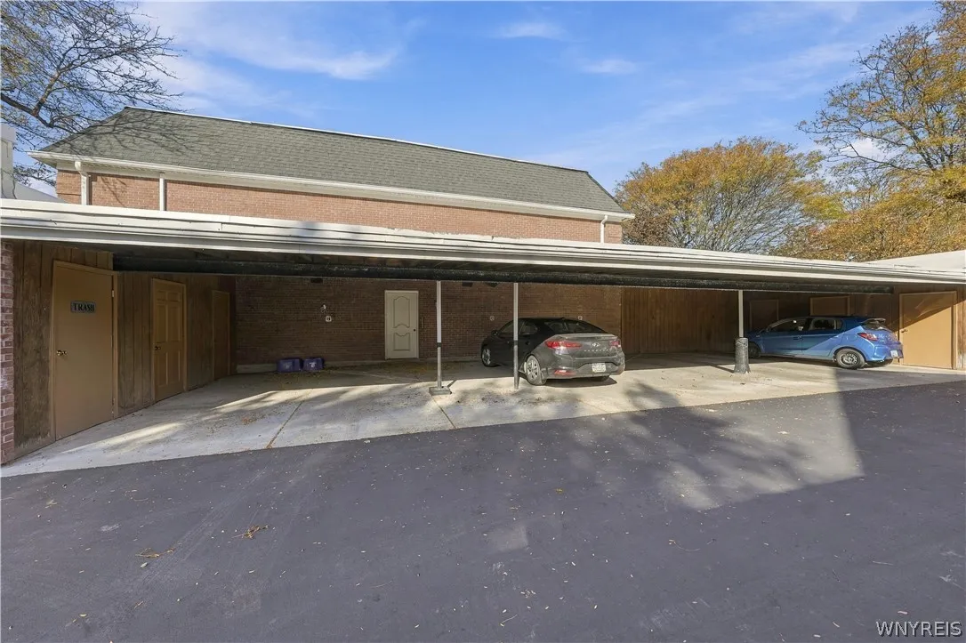 1 Hickory Hill Road D, Amherst, New York 14221, Amherst, New York 14221, 2 Bedroom Bedrooms, 5 Room Rooms,2 BathroomBathrooms,Residential,For Sale,1 Hickory Hill Road D, Amherst, New York 14221,0,B1724809