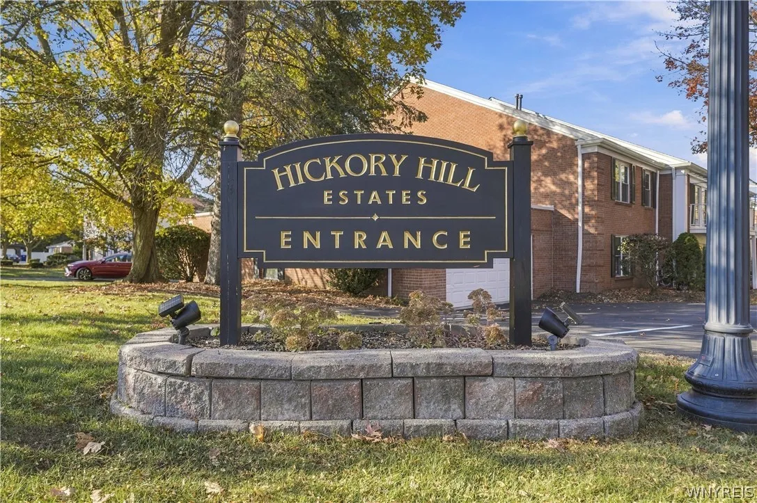 1 Hickory Hill Road D, Amherst, New York 14221, Amherst, New York 14221, 2 Bedroom Bedrooms, 5 Room Rooms,2 BathroomBathrooms,Residential,For Sale,1 Hickory Hill Road D, Amherst, New York 14221,0,B1724809