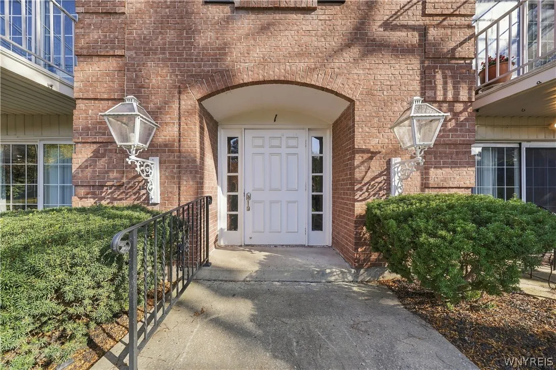 1 Hickory Hill Road D, Amherst, New York 14221, Amherst, New York 14221, 2 Bedroom Bedrooms, 5 Room Rooms,2 BathroomBathrooms,Residential,For Sale,1 Hickory Hill Road D, Amherst, New York 14221,0,B1724809