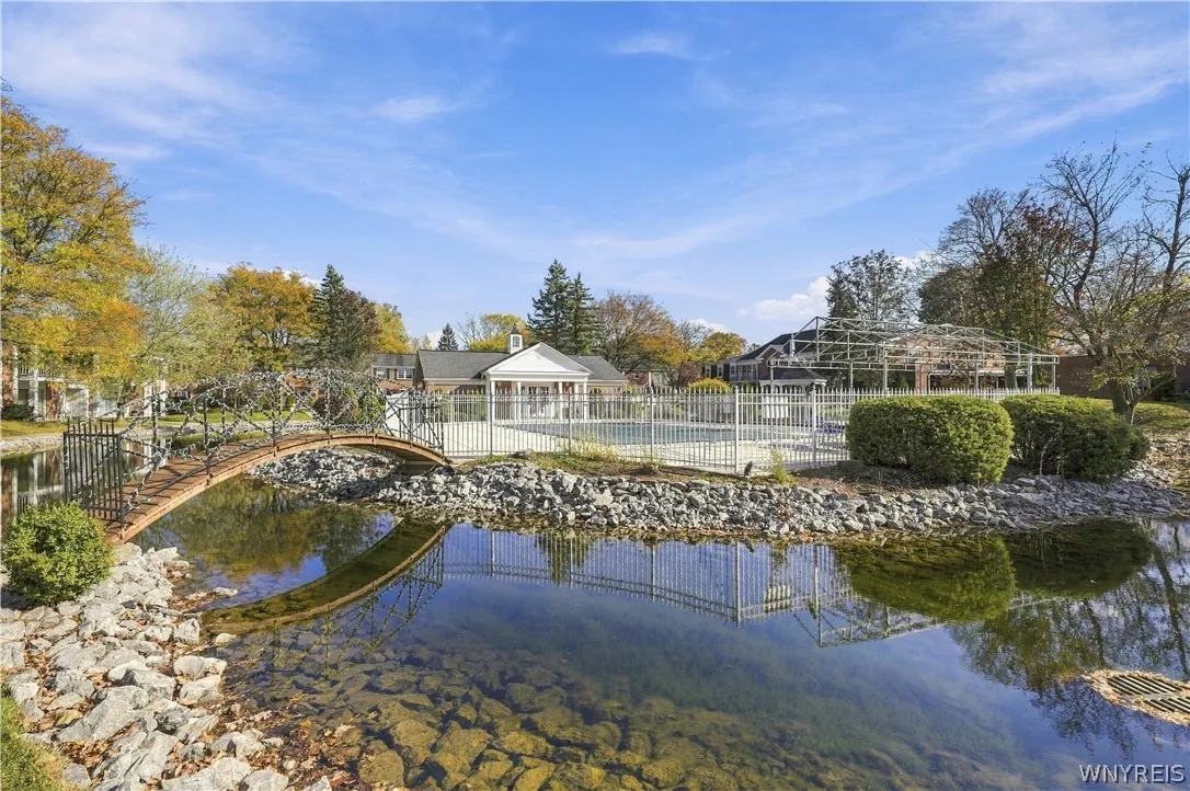 1 Hickory Hill Road D, Amherst, New York 14221, Amherst, New York 14221, 2 Bedroom Bedrooms, 5 Room Rooms,2 BathroomBathrooms,Residential,For Sale,1 Hickory Hill Road D, Amherst, New York 14221,0,B1724809