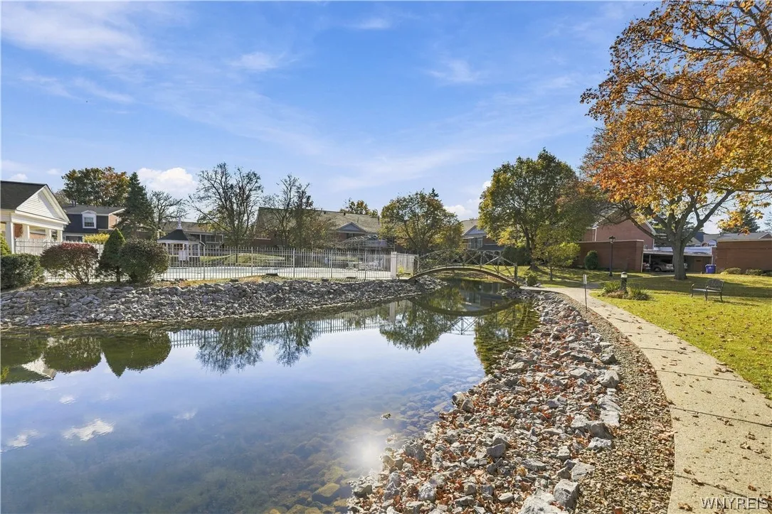 1 Hickory Hill Road D, Amherst, New York 14221, Amherst, New York 14221, 2 Bedroom Bedrooms, 5 Room Rooms,2 BathroomBathrooms,Residential,For Sale,1 Hickory Hill Road D, Amherst, New York 14221,0,B1724809