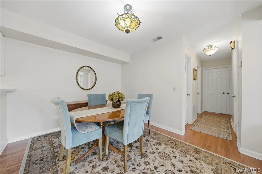 1 Hickory Hill Road D, Amherst, New York 14221, Amherst, New York 14221, 2 Bedroom Bedrooms, 5 Room Rooms,2 BathroomBathrooms,Residential,For Sale,1 Hickory Hill Road D, Amherst, New York 14221,0,B1724809
