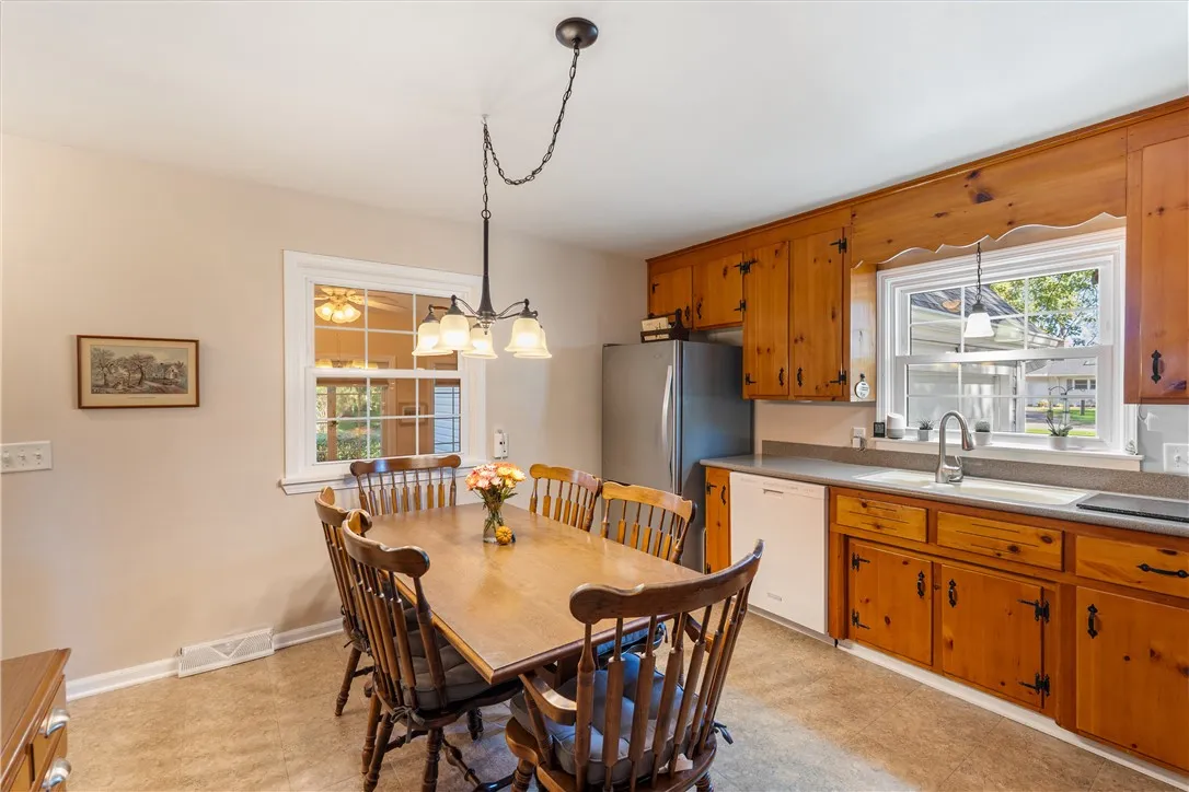 108 Country Lane, Penfield, New York 14526, Penfield, New York 14526, 4 Bedroom Bedrooms, 8 Room Rooms,1 BathroomBathrooms,Residential,For Sale,108 Country Lane, Penfield, New York 14526,0,R1724682