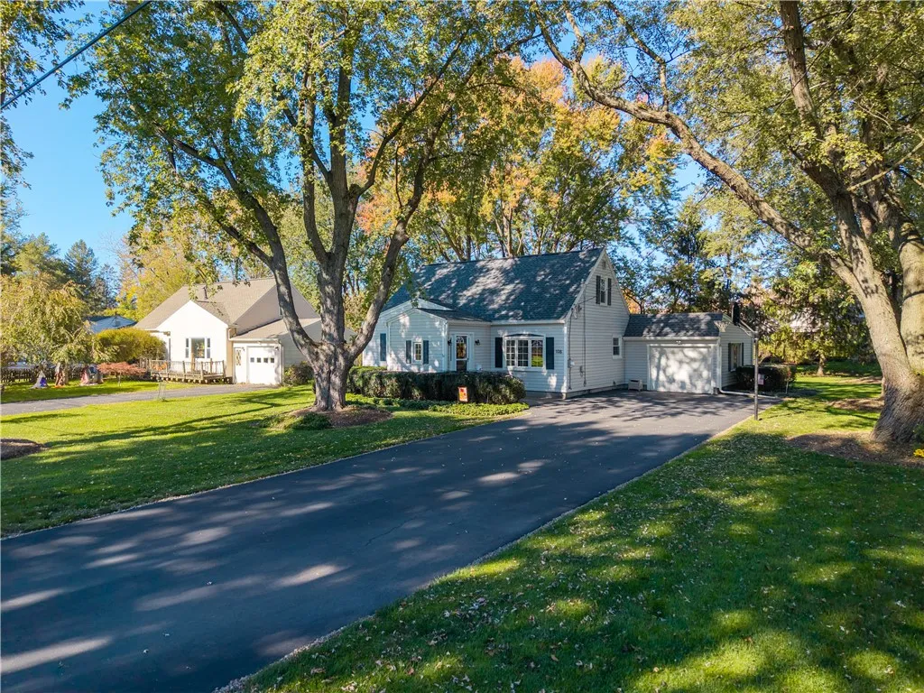 108 Country Lane, Penfield, New York 14526, Penfield, New York 14526, 4 Bedroom Bedrooms, 8 Room Rooms,1 BathroomBathrooms,Residential,For Sale,108 Country Lane, Penfield, New York 14526,0,R1724682
