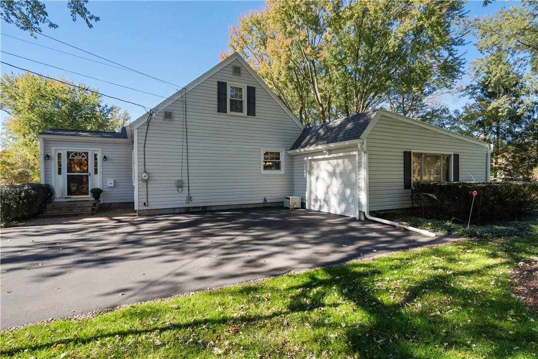 108 Country Lane, Penfield, New York 14526, Penfield, New York 14526, 4 Bedroom Bedrooms, 8 Room Rooms,1 BathroomBathrooms,Residential,For Sale,108 Country Lane, Penfield, New York 14526,0,R1724682