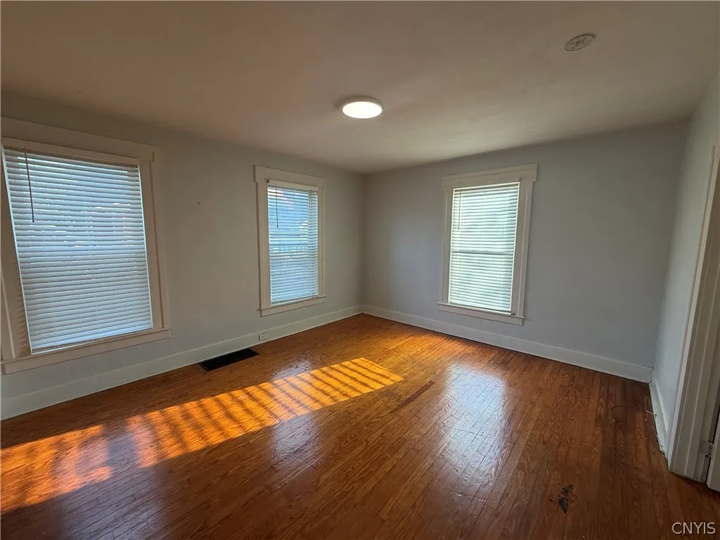 142 Washington Street B, Manlius, New York 13104, Manlius, New York 13104, 2 Bedroom Bedrooms, 6 Room Rooms,1 BathroomBathrooms,Residential Lease,For Rent,142 Washington Street B, Manlius, New York 13104,0,S1725164