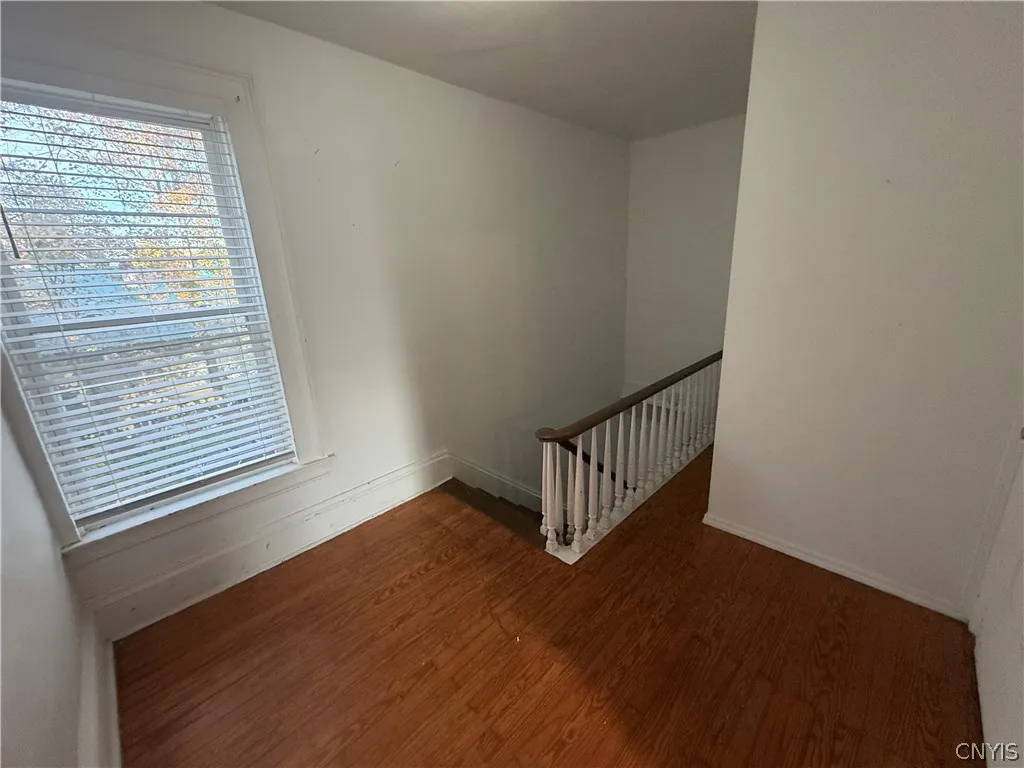 142 Washington Street B, Manlius, New York 13104, Manlius, New York 13104, 2 Bedroom Bedrooms, 6 Room Rooms,1 BathroomBathrooms,Residential Lease,For Rent,142 Washington Street B, Manlius, New York 13104,0,S1725164