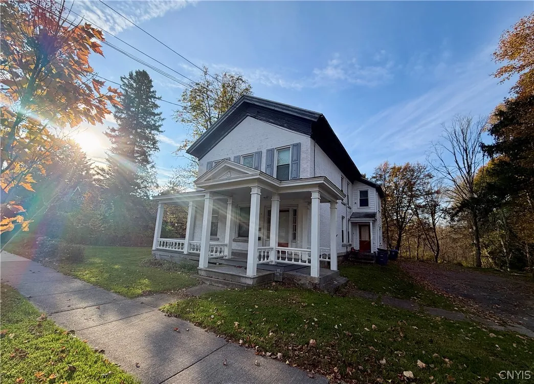 142 Washington Street B, Manlius, New York 13104, Manlius, New York 13104, 2 Bedroom Bedrooms, 6 Room Rooms,1 BathroomBathrooms,Residential Lease,For Rent,142 Washington Street B, Manlius, New York 13104,0,S1725164
