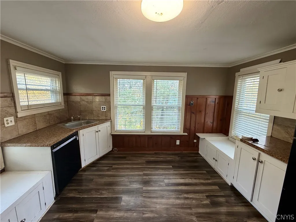 142 Washington Street B, Manlius, New York 13104, Manlius, New York 13104, 2 Bedroom Bedrooms, 6 Room Rooms,1 BathroomBathrooms,Residential Lease,For Rent,142 Washington Street B, Manlius, New York 13104,0,S1725164