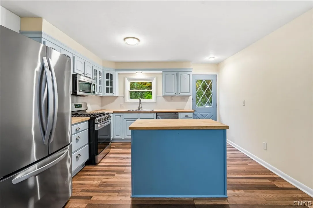 5 Hill Street, Elbridge, New York 13080, Elbridge, New York 13080, 5 Bedroom Bedrooms, 7 Room Rooms,2 BathroomBathrooms,Residential,For Sale,5 Hill Street, Elbridge, New York 13080,0,S1722570