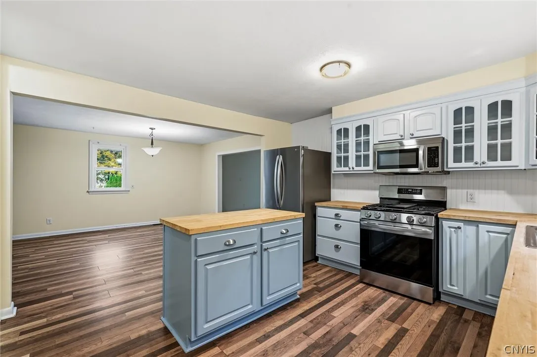 5 Hill Street, Elbridge, New York 13080, Elbridge, New York 13080, 5 Bedroom Bedrooms, 7 Room Rooms,2 BathroomBathrooms,Residential,For Sale,5 Hill Street, Elbridge, New York 13080,0,S1722570
