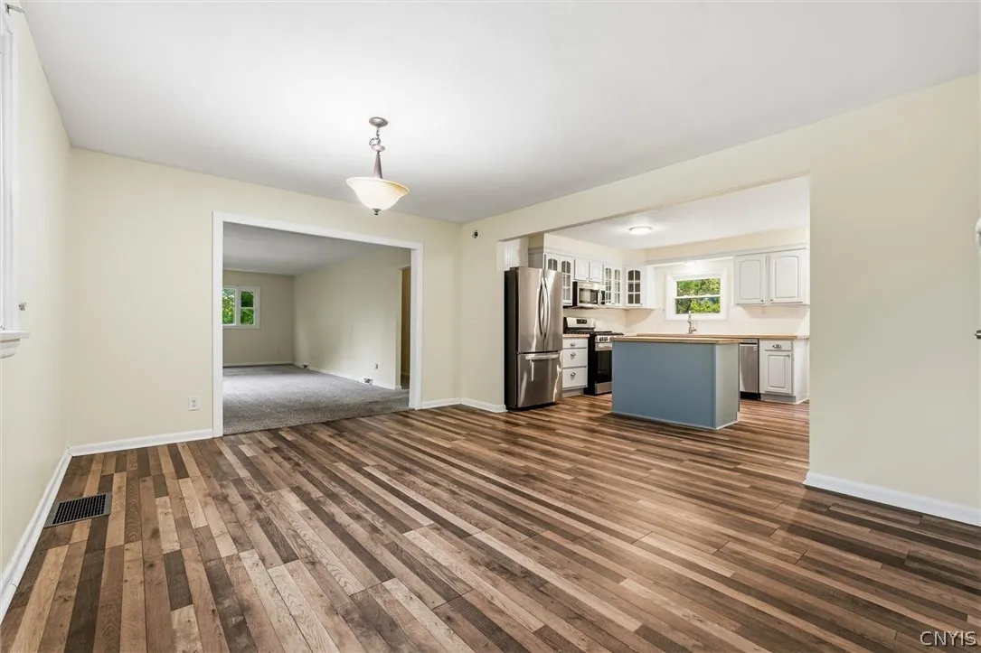 5 Hill Street, Elbridge, New York 13080, Elbridge, New York 13080, 5 Bedroom Bedrooms, 7 Room Rooms,2 BathroomBathrooms,Residential,For Sale,5 Hill Street, Elbridge, New York 13080,0,S1722570