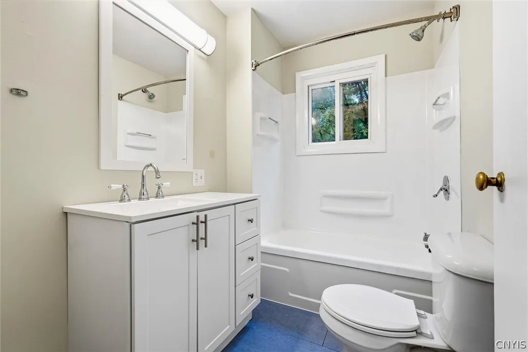 5 Hill Street, Elbridge, New York 13080, Elbridge, New York 13080, 5 Bedroom Bedrooms, 7 Room Rooms,2 BathroomBathrooms,Residential,For Sale,5 Hill Street, Elbridge, New York 13080,0,S1722570