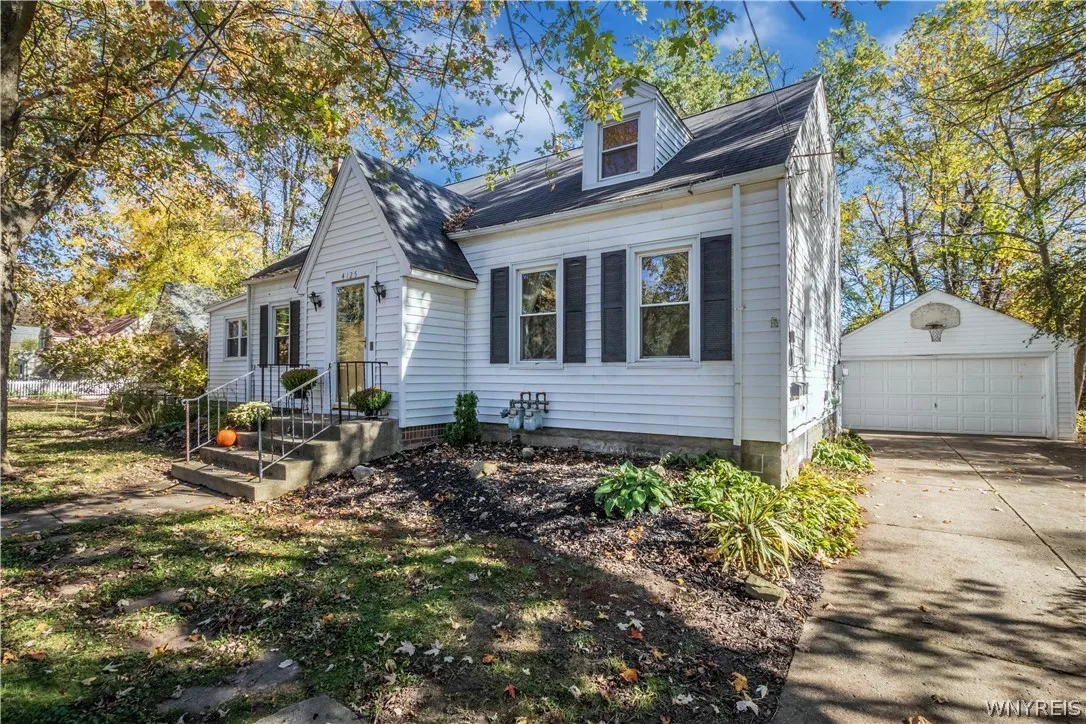 4125 Connection Drive, Clarence, New York 14221, Clarence, New York 14221, 5 Bedroom Bedrooms, ,2 BathroomBathrooms,Residential,For Sale,4125 Connection Drive, Clarence, New York 14221,0,B1723745