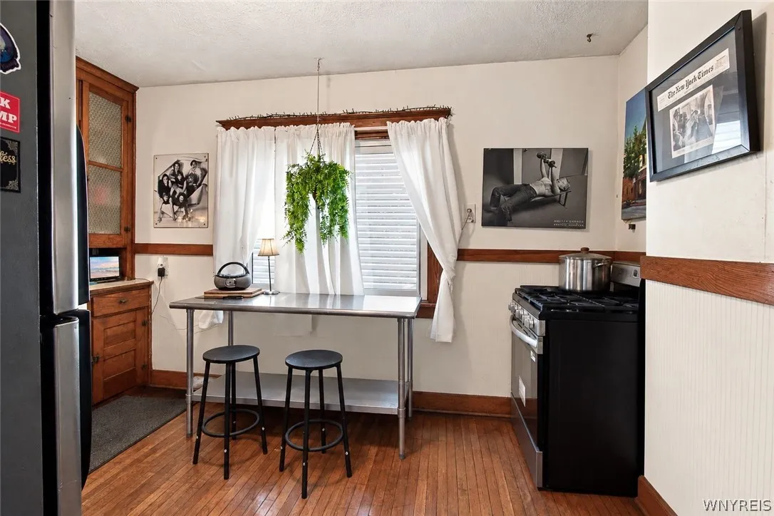 123 Esser Avenue, Buffalo, New York 14207, Buffalo, New York 14207, 2 Bedroom Bedrooms, 7 Room Rooms,1 BathroomBathrooms,Residential,For Sale,123 Esser Avenue, Buffalo, New York 14207,0,B1725193
