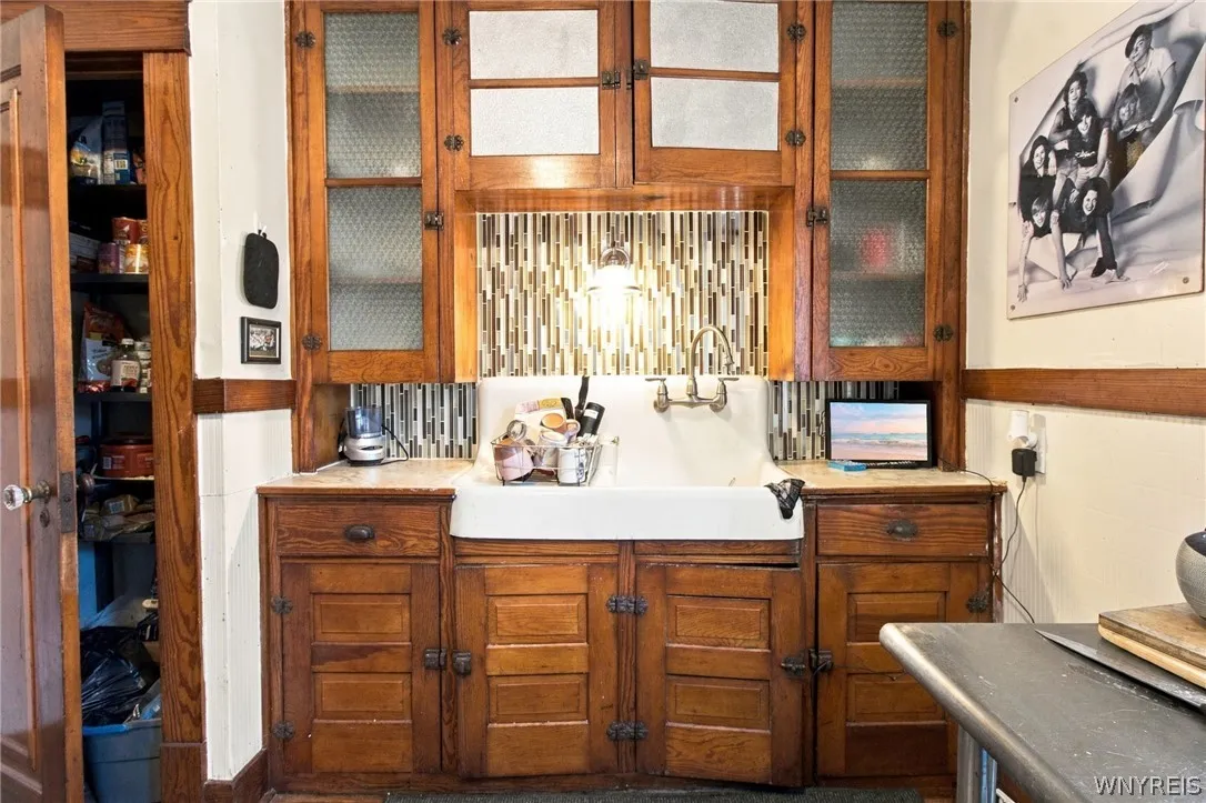123 Esser Avenue, Buffalo, New York 14207, Buffalo, New York 14207, 2 Bedroom Bedrooms, 7 Room Rooms,1 BathroomBathrooms,Residential,For Sale,123 Esser Avenue, Buffalo, New York 14207,0,B1725193