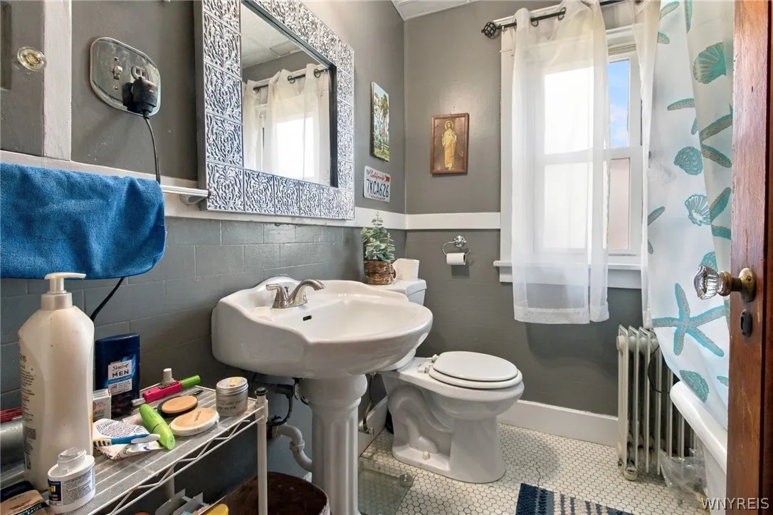 123 Esser Avenue, Buffalo, New York 14207, Buffalo, New York 14207, 2 Bedroom Bedrooms, 7 Room Rooms,1 BathroomBathrooms,Residential,For Sale,123 Esser Avenue, Buffalo, New York 14207,0,B1725193