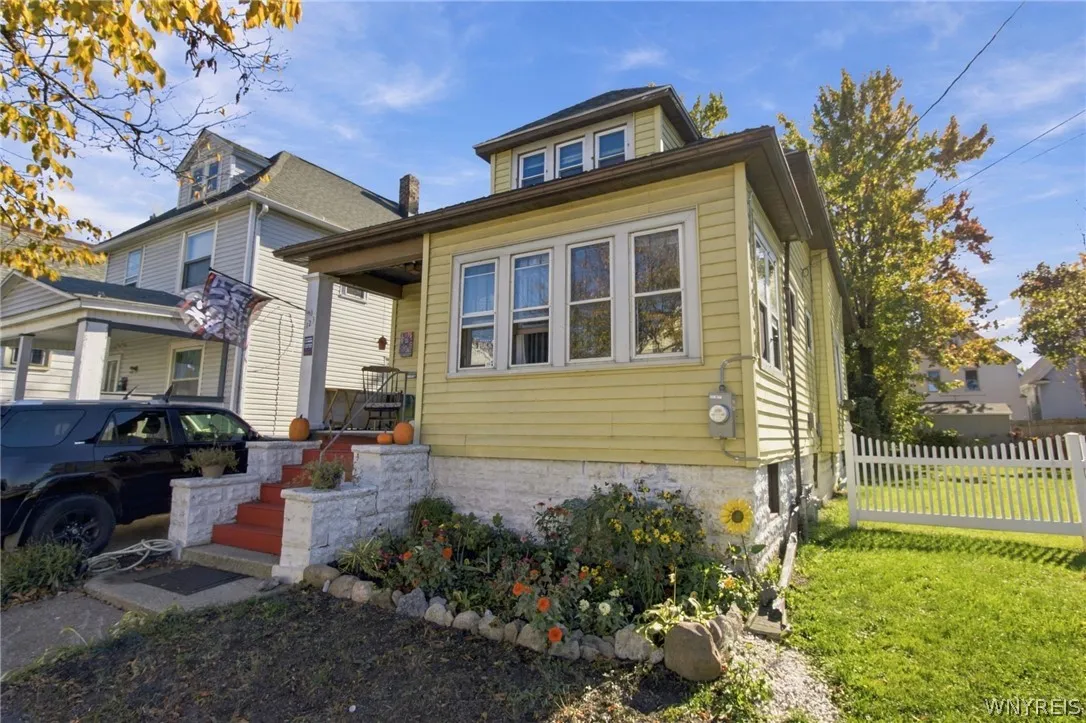 123 Esser Avenue, Buffalo, New York 14207, Buffalo, New York 14207, 2 Bedroom Bedrooms, 7 Room Rooms,1 BathroomBathrooms,Residential,For Sale,123 Esser Avenue, Buffalo, New York 14207,0,B1725193