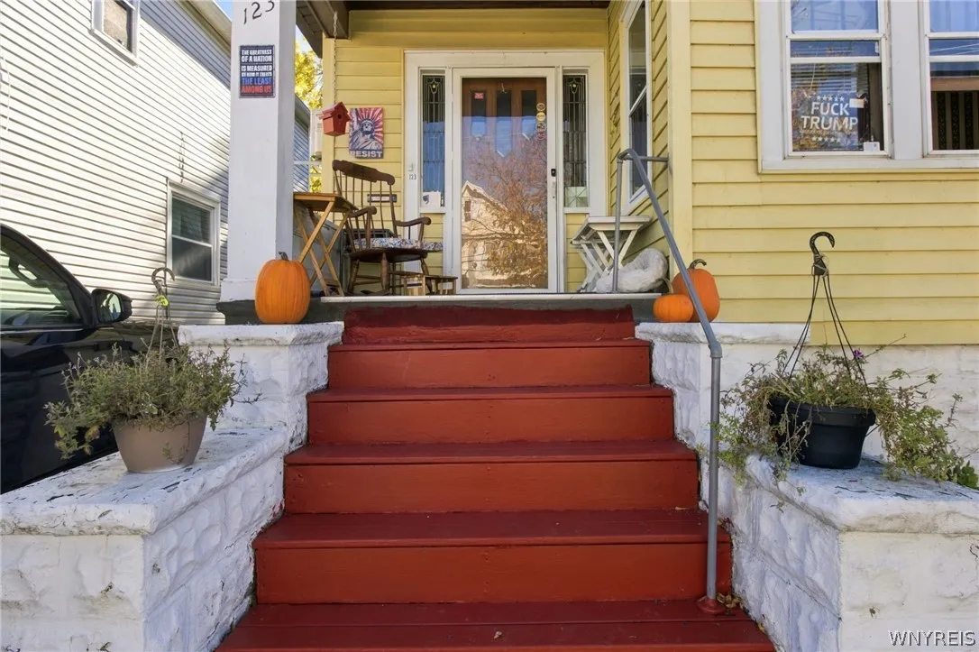 123 Esser Avenue, Buffalo, New York 14207, Buffalo, New York 14207, 2 Bedroom Bedrooms, 7 Room Rooms,1 BathroomBathrooms,Residential,For Sale,123 Esser Avenue, Buffalo, New York 14207,0,B1725193