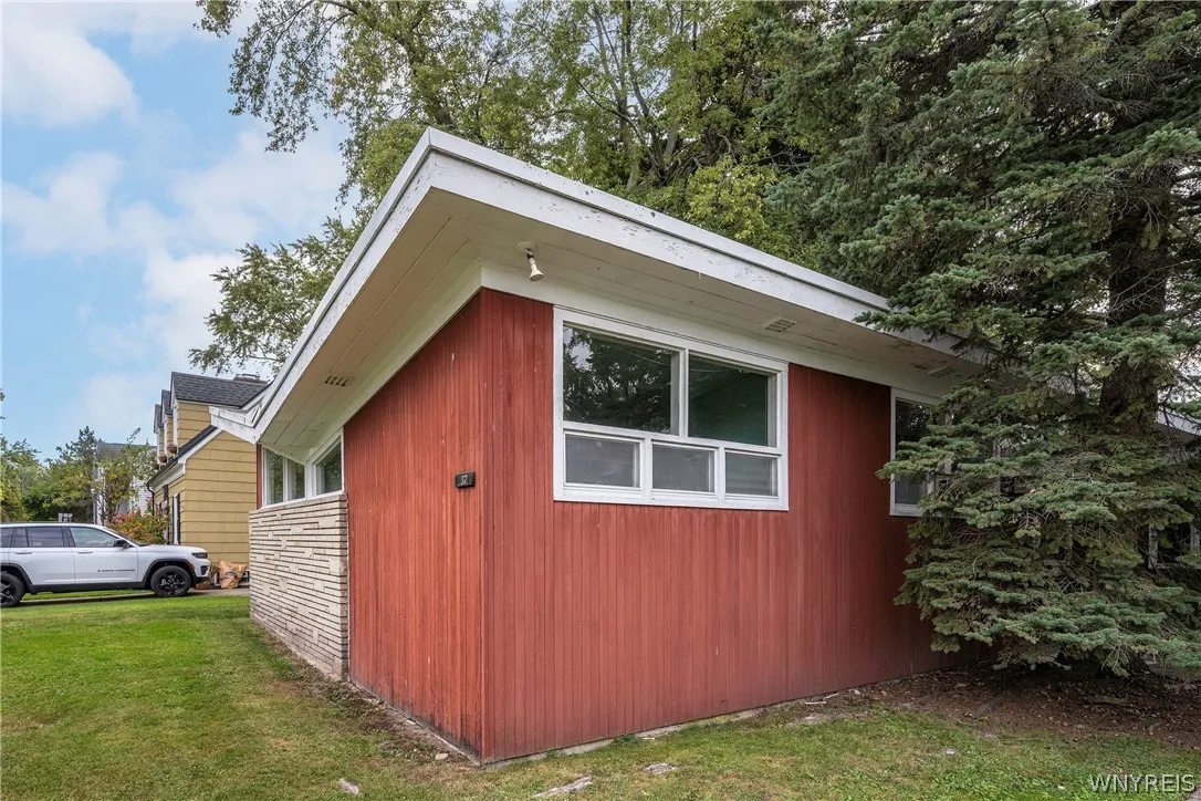 57 Bernhardt Dr, Amherst, New York 14226, Amherst, New York 14226, 3 Bedroom Bedrooms, 7 Room Rooms,1 BathroomBathrooms,Residential,For Sale,57 Bernhardt Dr, Amherst, New York 14226,0,B1723943