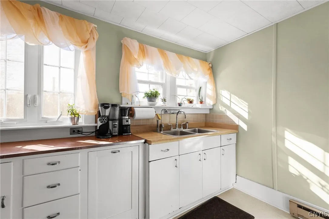 10 Aldrich Street, Philadelphia, New York 13673, Philadelphia, New York 13673, 4 Bedroom Bedrooms, 9 Room Rooms,1 BathroomBathrooms,Residential,For Sale,10 Aldrich Street, Philadelphia, New York 13673,0,S1719674
