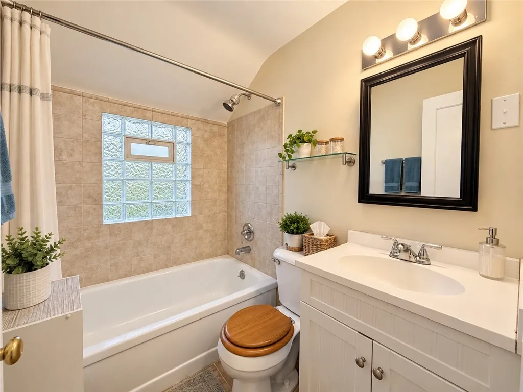 195 Fowler Avenue, Tonawanda, New York 14217, Tonawanda, New York 14217, 4 Bedroom Bedrooms, ,2 BathroomBathrooms,Residential,For Sale,195 Fowler Avenue, Tonawanda, New York 14217,0,R1725217