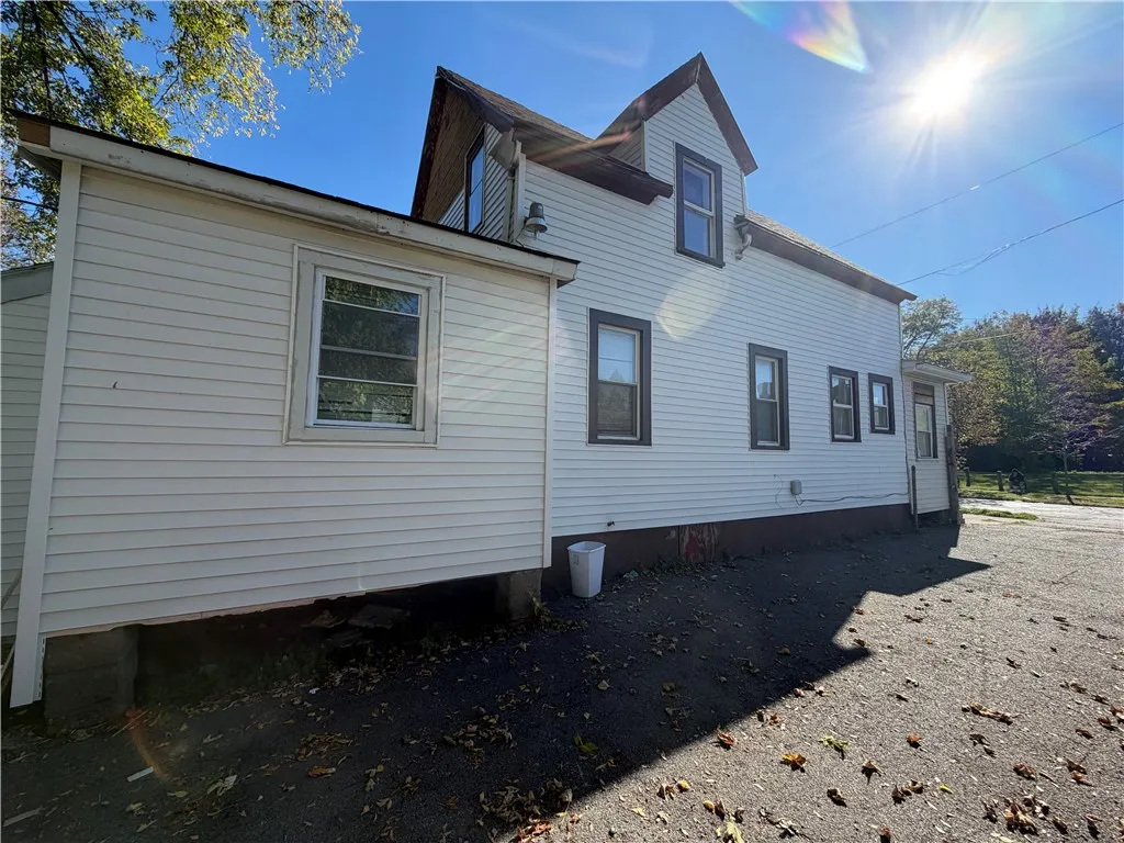 2 Lang Street, Rochester, New York 14621, Rochester, New York 14621, 3 Bedroom Bedrooms, 6 Room Rooms,1 BathroomBathrooms,Residential,For Sale,2 Lang Street, Rochester, New York 14621,0,R1724903