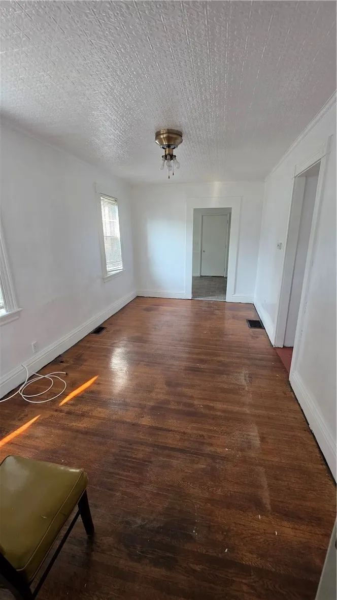 2 Lang Street, Rochester, New York 14621, Rochester, New York 14621, 3 Bedroom Bedrooms, 6 Room Rooms,1 BathroomBathrooms,Residential,For Sale,2 Lang Street, Rochester, New York 14621,0,R1724903