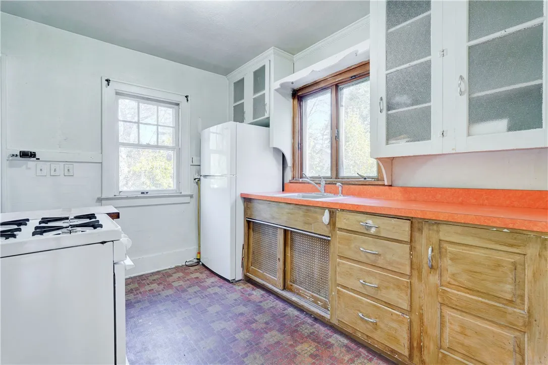 9 Brook Road, Pittsford, New York 14534, Pittsford, New York 14534, 3 Bedroom Bedrooms, 8 Room Rooms,1 BathroomBathrooms,Residential,For Sale,9 Brook Road, Pittsford, New York 14534,0,R1724953