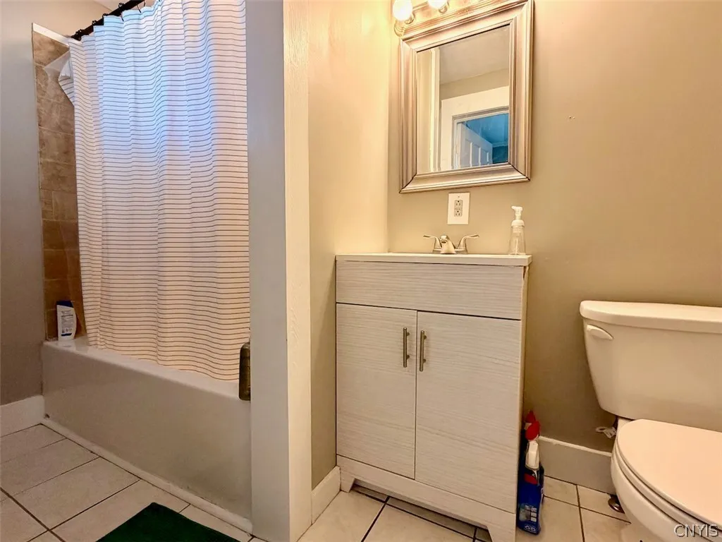 179 West 3rd Street, Oswego, New York 13126, Oswego, New York 13126, 7 Bedroom Bedrooms, ,2 BathroomBathrooms,Residential,For Sale,179 West 3rd Street, Oswego, New York 13126,0,S1725223