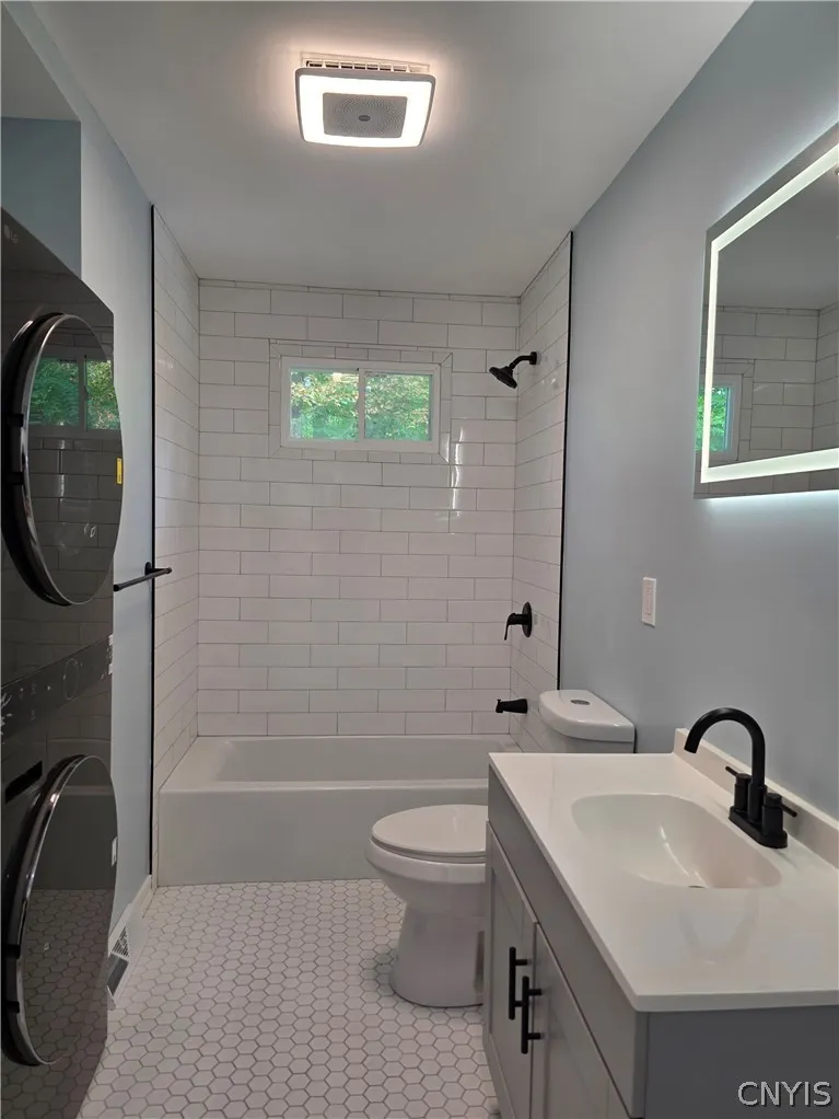 28 Chestnut Street, Kirkland, New York 13323, Kirkland, New York 13323, 4 Bedroom Bedrooms, 7 Room Rooms,2 BathroomBathrooms,Residential,For Sale,28 Chestnut Street, Kirkland, New York 13323,0,S1725238
