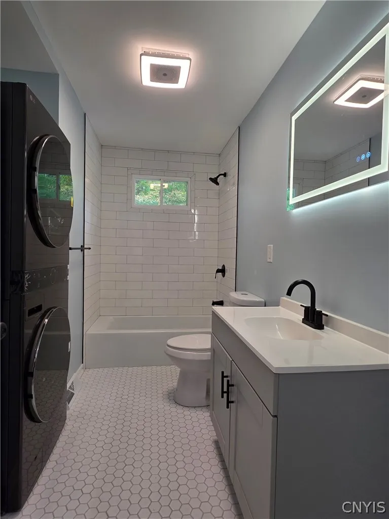 28 Chestnut Street, Kirkland, New York 13323, Kirkland, New York 13323, 4 Bedroom Bedrooms, 7 Room Rooms,2 BathroomBathrooms,Residential,For Sale,28 Chestnut Street, Kirkland, New York 13323,0,S1725238