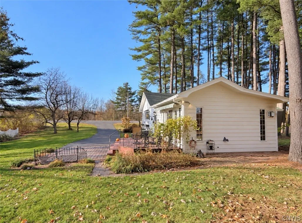 9890 Rt-126, Croghan, New York 13327, Croghan, New York 13327, 3 Bedroom Bedrooms, 7 Room Rooms,1 BathroomBathrooms,Residential,For Sale,9890 Rt-126, Croghan, New York 13327,0,S1724984