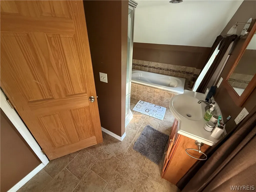 5740 Merrill Road, Clarendon, New York 14422, Clarendon, New York 14422, 4 Bedroom Bedrooms, 8 Room Rooms,2 BathroomBathrooms,Residential,For Sale,5740 Merrill Road, Clarendon, New York 14422,0,B1722932