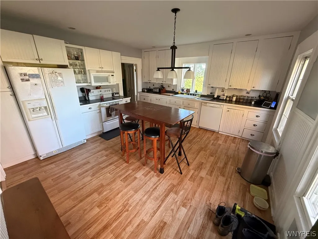 5740 Merrill Road, Clarendon, New York 14422, Clarendon, New York 14422, 4 Bedroom Bedrooms, 8 Room Rooms,2 BathroomBathrooms,Residential,For Sale,5740 Merrill Road, Clarendon, New York 14422,0,B1722932