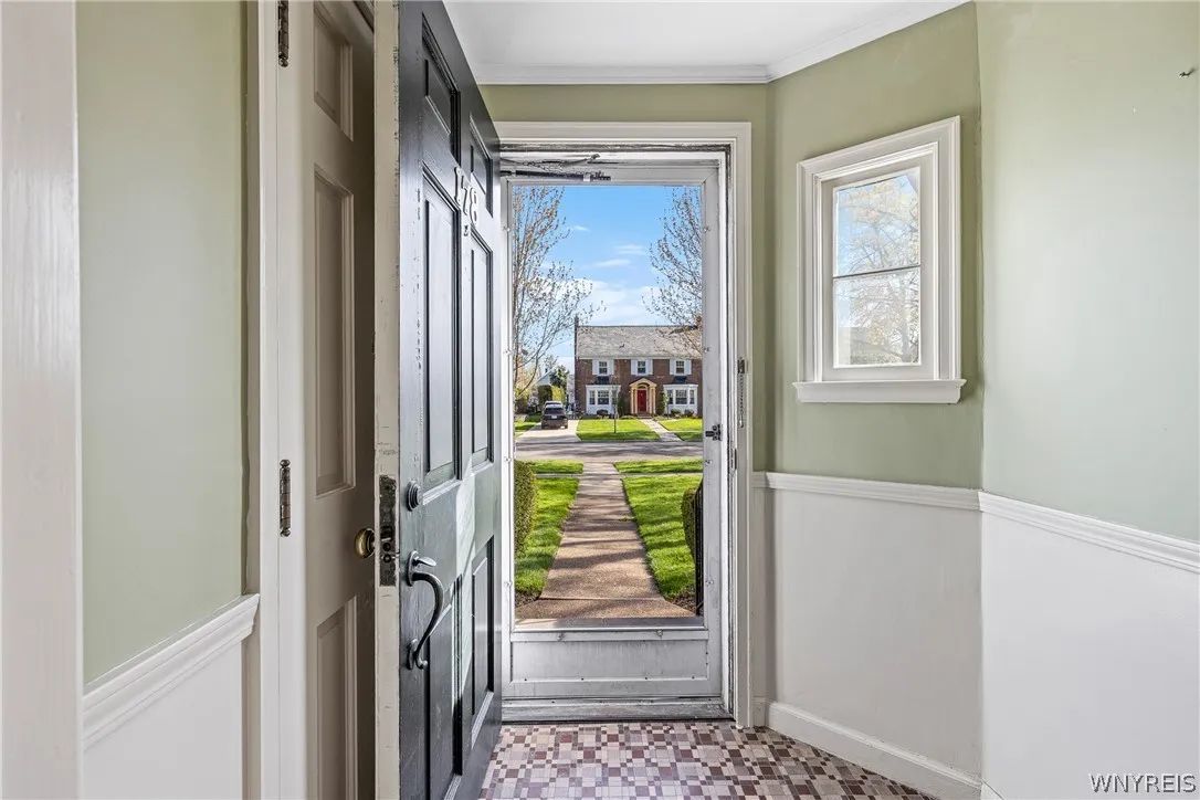 178 Deerhurst Park Boulevard, Tonawanda, New York, Tonawanda, New York 14217, 4 Bedroom Bedrooms, 10 Room Rooms,2 BathroomBathrooms,Residential,For Sale,178 Deerhurst Park Boulevard, Tonawanda, New York ,0,B1724046