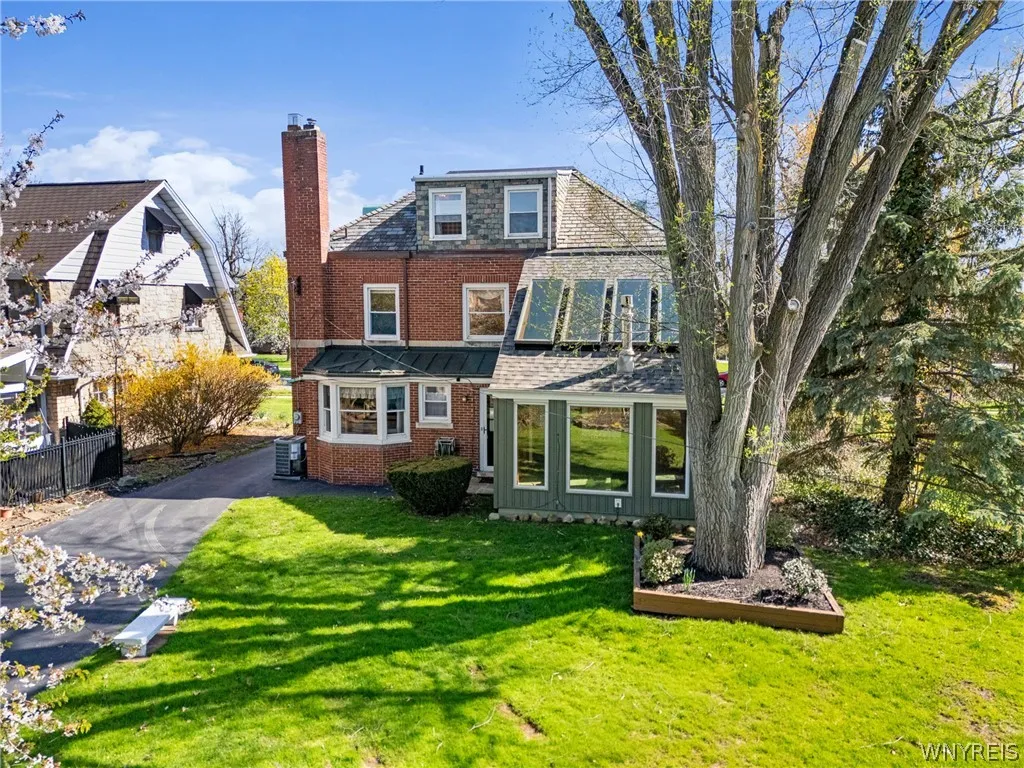 178 Deerhurst Park Boulevard, Tonawanda, New York, Tonawanda, New York 14217, 4 Bedroom Bedrooms, 10 Room Rooms,2 BathroomBathrooms,Residential,For Sale,178 Deerhurst Park Boulevard, Tonawanda, New York ,0,B1724046