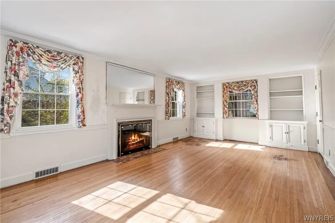 178 Deerhurst Park Boulevard, Tonawanda, New York, Tonawanda, New York 14217, 4 Bedroom Bedrooms, 10 Room Rooms,2 BathroomBathrooms,Residential,For Sale,178 Deerhurst Park Boulevard, Tonawanda, New York ,0,B1724046