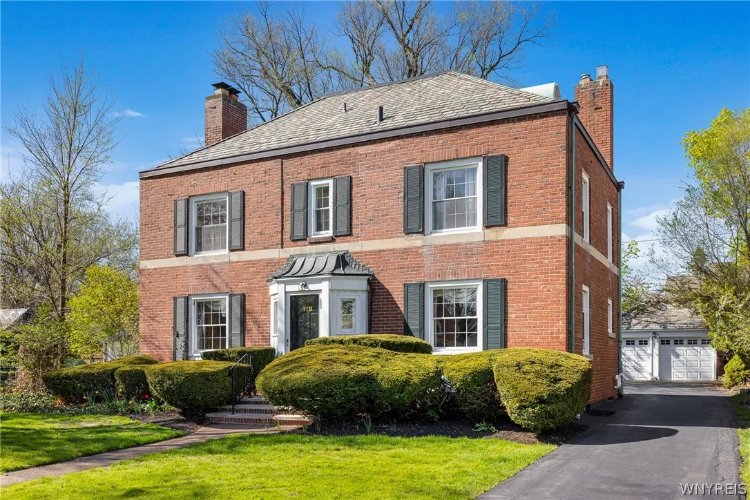 178 Deerhurst Park Boulevard, Tonawanda, New York, Tonawanda, New York 14217, 4 Bedroom Bedrooms, 10 Room Rooms,2 BathroomBathrooms,Residential,For Sale,178 Deerhurst Park Boulevard, Tonawanda, New York ,0,B1724046